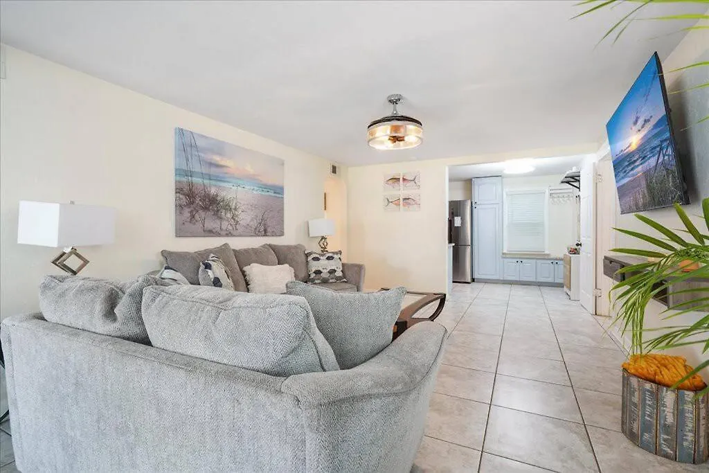 Сasa de vacaciones 5 Minutes Walk To Beach 4Br/2Baths Daytona Beach
